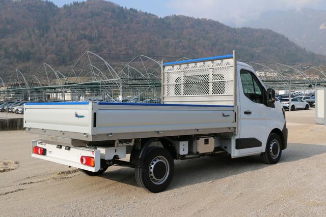 NISSAN Interstar usata, con Park Distance Control