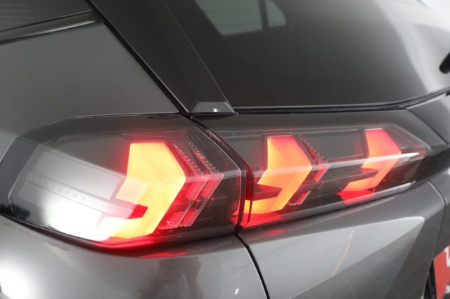 PEUGEOT 2008 usata 9