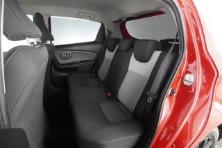 TOYOTA Yaris usata 9