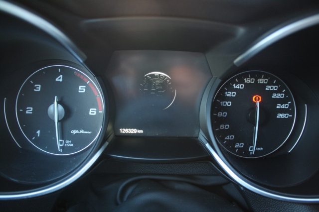 ALFA ROMEO Stelvio usata, con Sensori di parcheggio anteriori