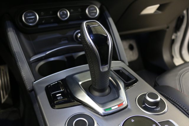 ALFA ROMEO Stelvio usata, con Specchietti laterali elettrici