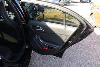 MERCEDES-BENZ A 200 usata, con Sistema di parcheggio automatico