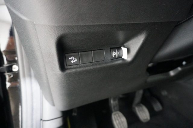 JEEP Avenger usata, con Portellone posteriore elettrico