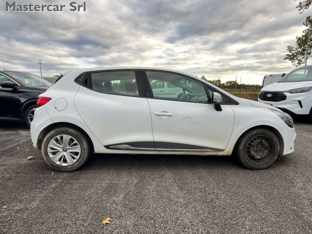 RENAULT Clio usata, con Autoradio