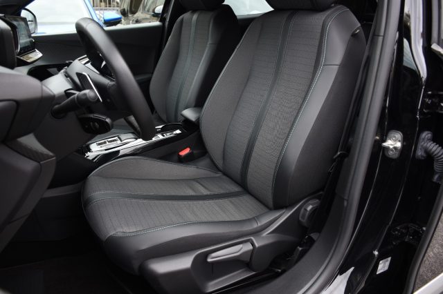 PEUGEOT 2008 usata, con Autoradio