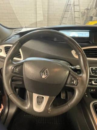 RENAULT Scenic usata, con Chiusura centralizzata