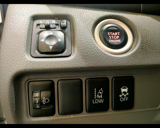 MITSUBISHI L200 usata, con Autoradio digitale