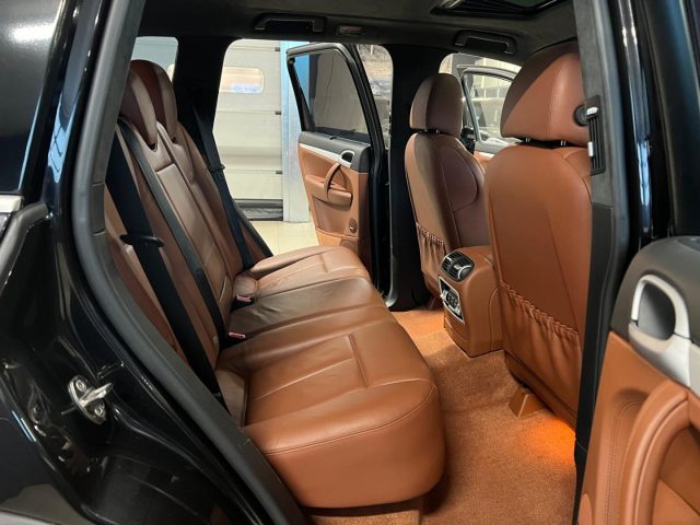PORSCHE Cayenne usata, con Sensori di parcheggio posteriori