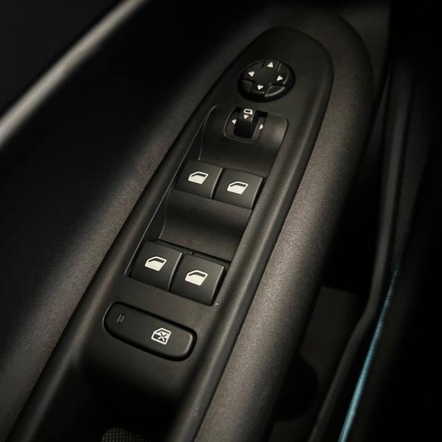 ALFA ROMEO Junior usata, con Controllo elettronico della corsia