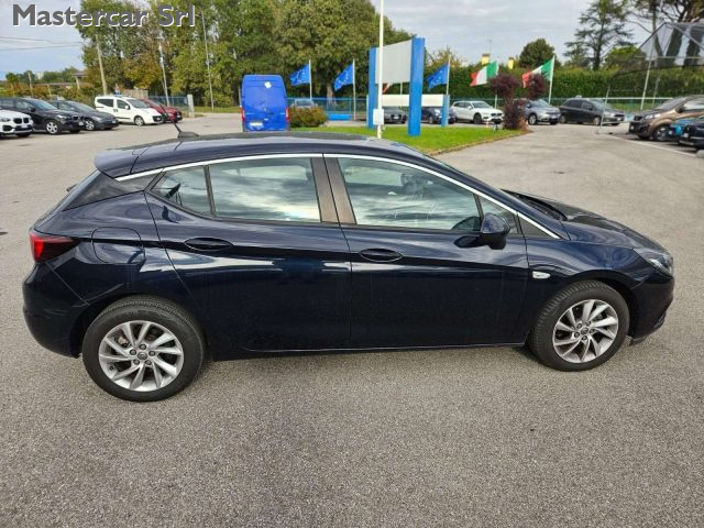 OPEL Astra usata, con Autoradio