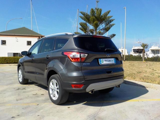 FORD Kuga usata, con Bracciolo