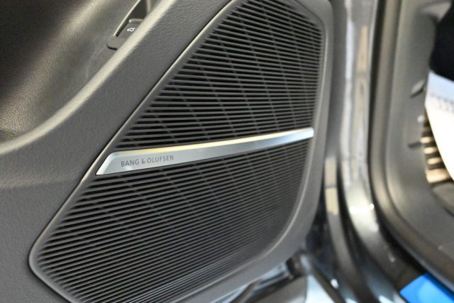 AUDI Q8 usata 240