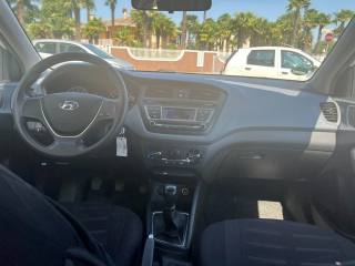 HYUNDAI i20 usata, con Climatizzatore