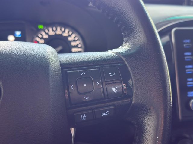 TOYOTA Hilux usata, con Bluetooth