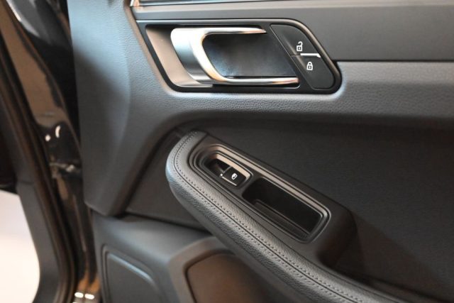PORSCHE Macan usata 137