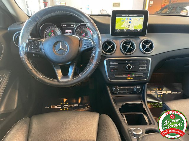 MERCEDES-BENZ GLA 200 usata, con Park Distance Control