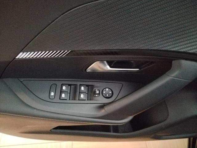 PEUGEOT 2008 usata, con Park Distance Control