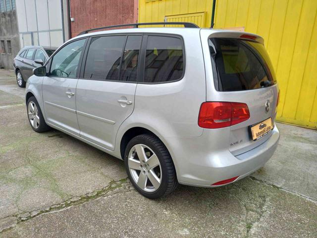 VOLKSWAGEN Touran usata, con Autoradio