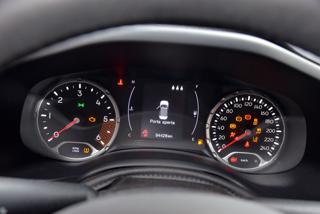 JEEP Renegade usata, con USB