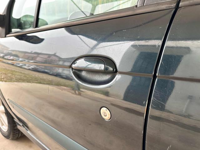 RENAULT Scenic usata 21
