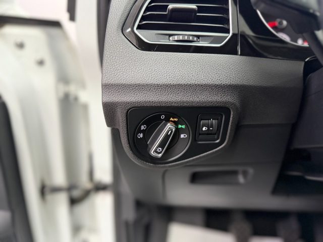 VOLKSWAGEN Golf Sportsvan usata, con Bracciolo