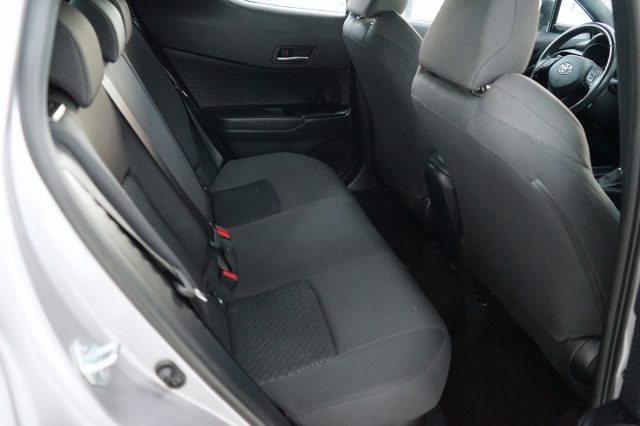 TOYOTA C-HR usata 27