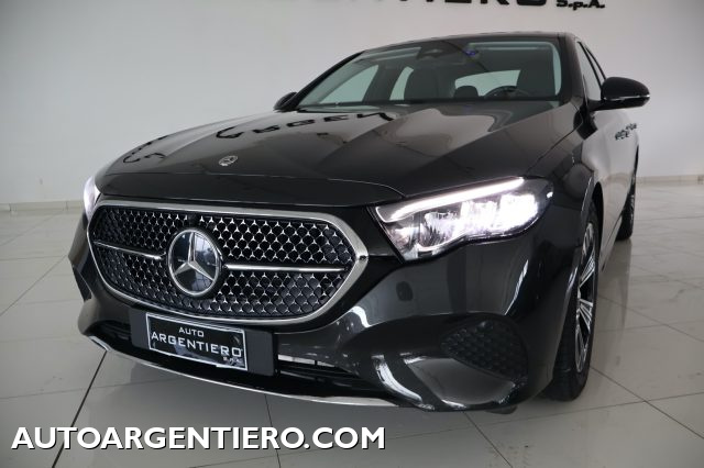 MERCEDES-BENZ E 220 usata, con Chiamata automatica per emergenze