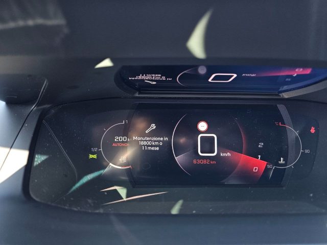 PEUGEOT 2008 usata, con Sensori di parcheggio posteriori
