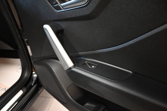 AUDI Q2 usata 245