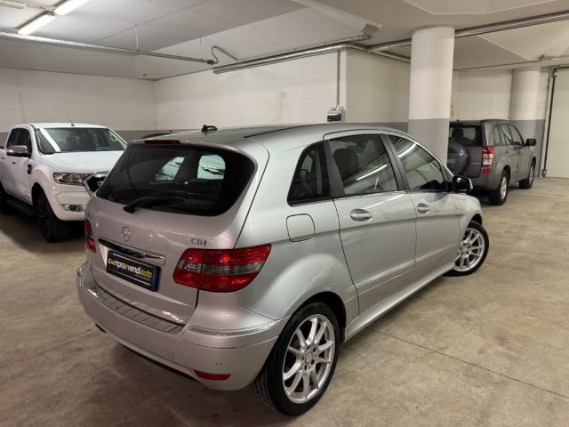 MERCEDES-BENZ B 180 usata, con Alzacristalli elettrici