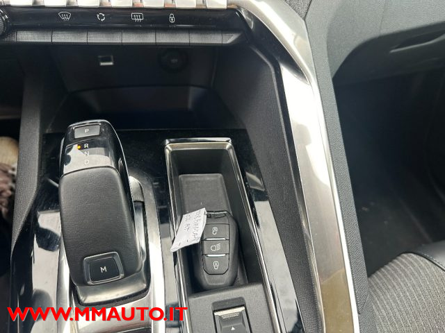 PEUGEOT 3008 usata, con Leve al volante