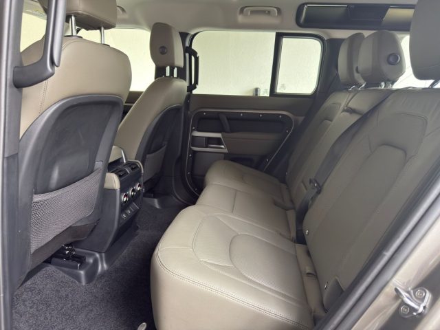 LAND ROVER Defender usata, con Fari LED