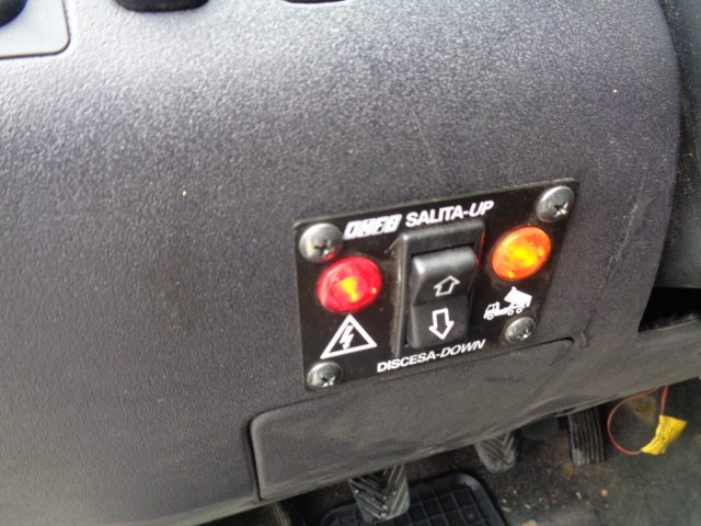 MITSUBISHI L200 usata, con Autoradio