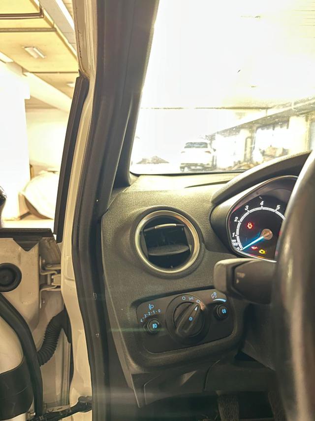 FORD Fiesta usata, con Autoradio