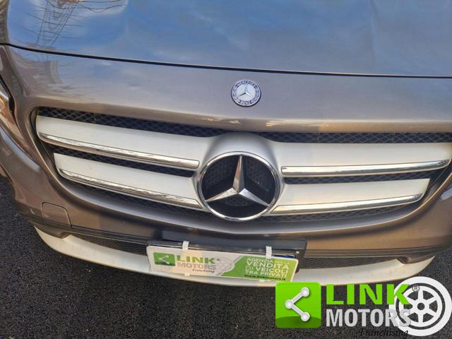 MERCEDES-BENZ GLA 200 usata, con Controllo automatico clima