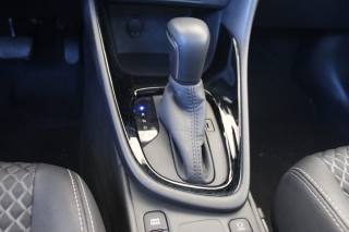 TOYOTA Yaris usata, con Specchietti laterali elettrici