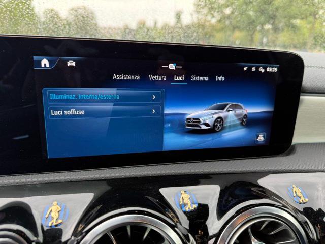 MERCEDES-BENZ A 250 usata, con Sistema di parcheggio automatico