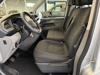 VOLKSWAGEN Caravelle usata, con Autoradio