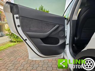 TESLA Model Y usata, con Specchietti laterali elettrici
