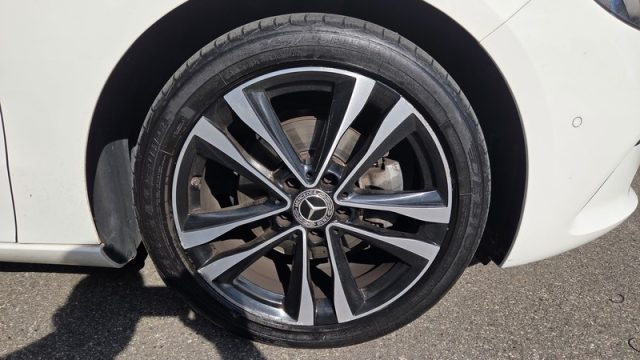 MERCEDES-BENZ B 180 usata, con Alzacristalli elettrici