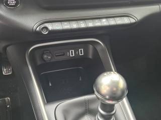 JEEP Avenger usata, con USB