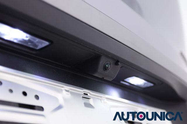 PEUGEOT 3008 usata, con Telecamera per parcheggio assistito