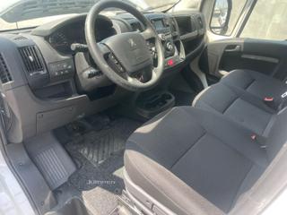 PEUGEOT Boxer usata, con Servosterzo