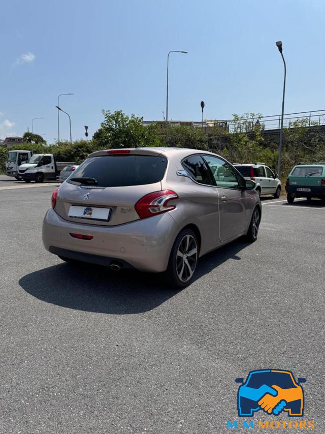 PEUGEOT 208 usata, con Autoradio