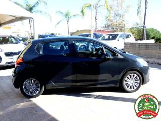 PEUGEOT 208 usata, con Cerchi in lega