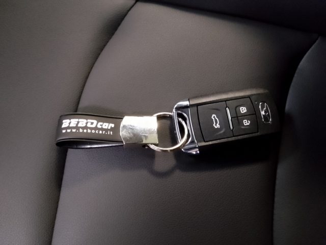 EMC Sei usata, con Autoradio digitale
