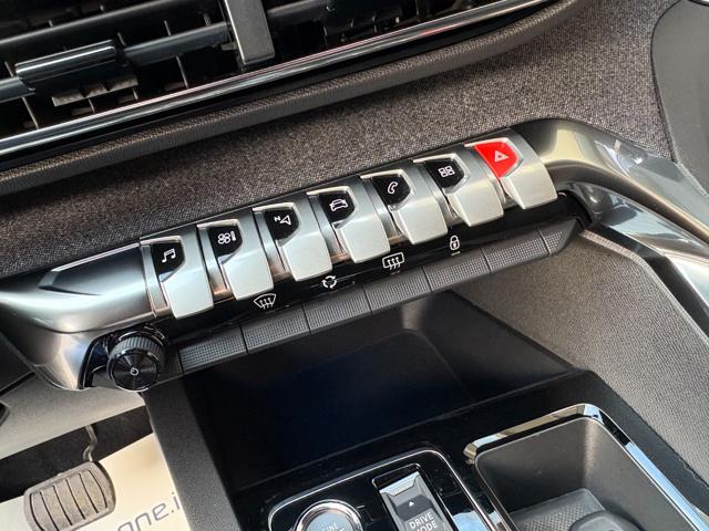 PEUGEOT 3008 usata, con Sistema di navigazione