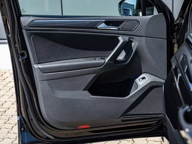 VOLKSWAGEN Tiguan usata, con Park Distance Control