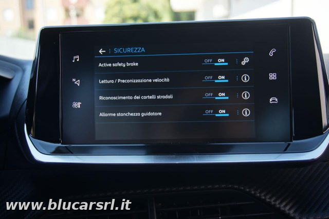 PEUGEOT 2008 usata, con Sensori di parcheggio posteriori