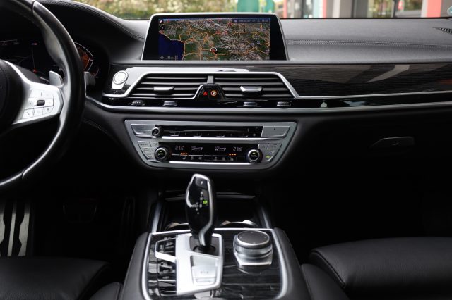 BMW 730 usata, con USB